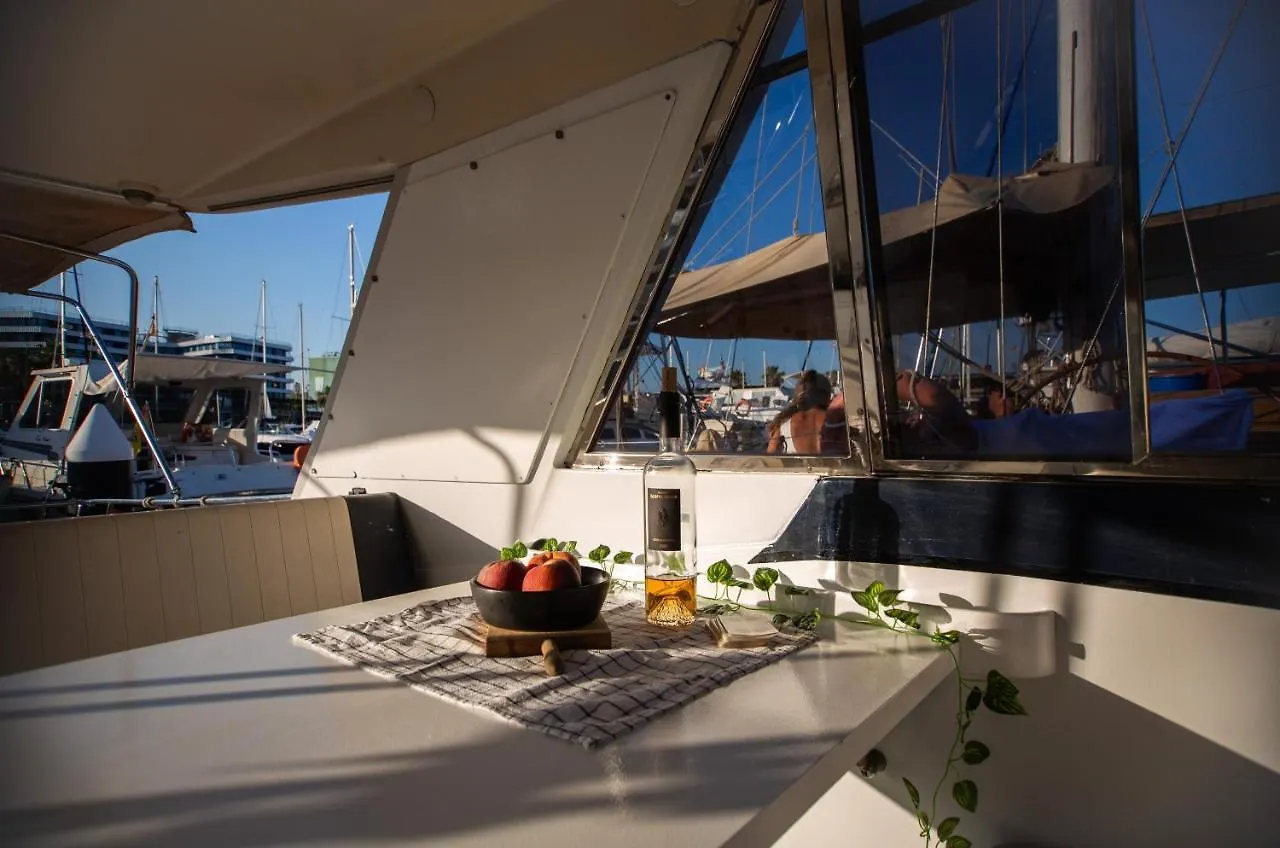 Magno II Boat Hotel Sant Adria de Besos 0*,  Spain