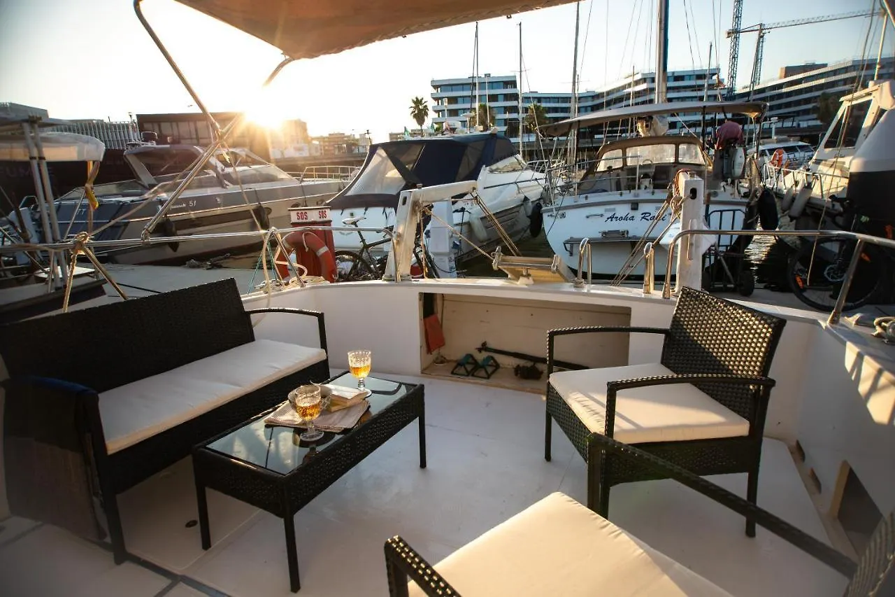 Magno II Boat Hotel Sant Adria de Besos 0*,